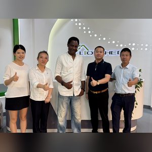 Clienti internazionali visitano LIONSHEE